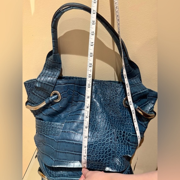 B. Makowsky Blue Shoulder Bag with Crocodile Texture - Picture 4 of 8